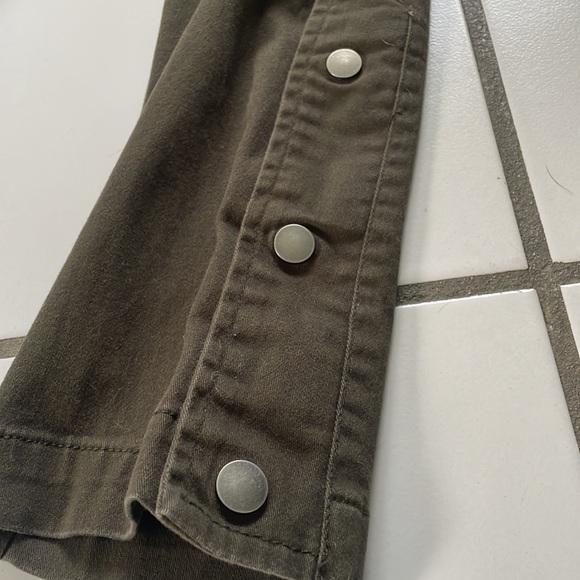 Cargo pants with button legs - Picture 2 of 2